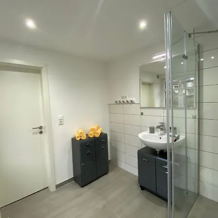 H&m Immobilien Apartman *