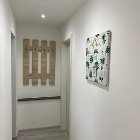 H&m Immobilien Apartman *